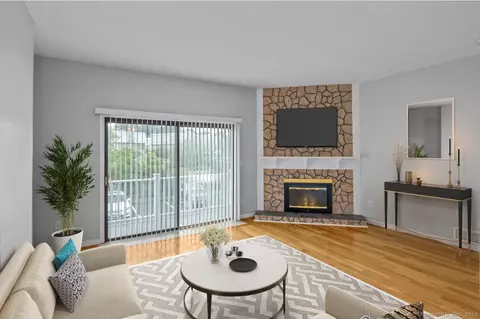 52 Meetinghouse Vlg #5, Meriden, CT 06450