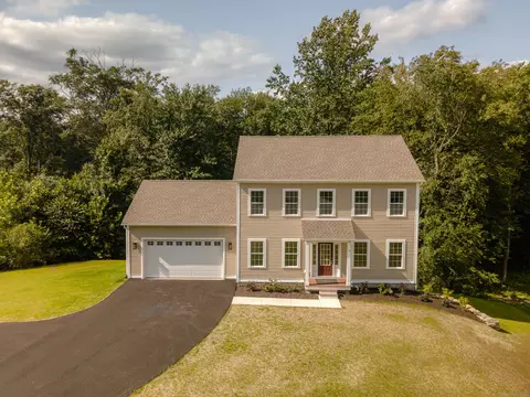 11 Hilltop Dr, Ledyard, CT 06339