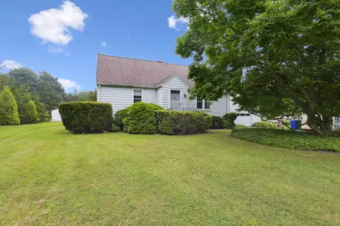 1124 Flanders Rd, Groton, CT 06355