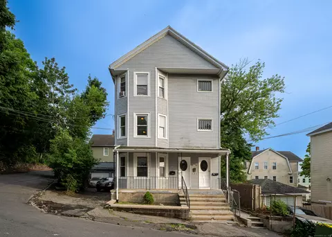 14 Ash St, Waterbury, CT 06704