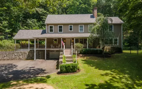 52 Jackson Cove Rd, Oxford, CT 06478