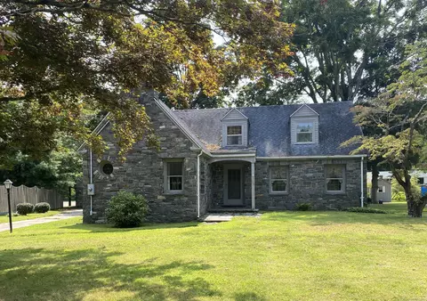 142 Main St, Chester, CT 06412
