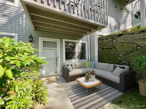 351 Pemberwick Rd #206, Greenwich, CT 06831