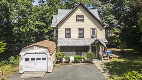 95 Hillside Ave, Shelton, CT 06484