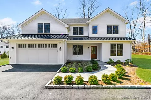14 Appletree Ln, Norwalk, CT 06850