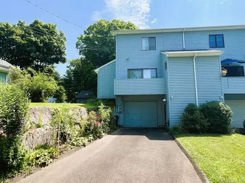 5 Maple Ln #A, Bethel, CT 06801
