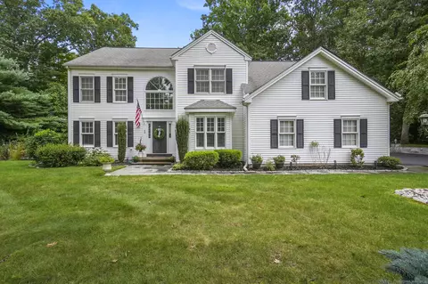 60 Autumn Ct, Cheshire, CT 06410
