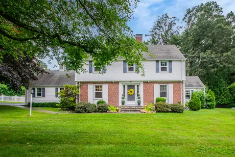 117 Bronson Dr, Middlebury, CT 06762