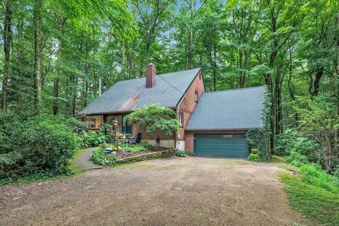 10 Little Fox Run, Shelton, CT 06484
