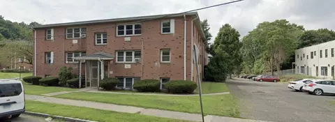 60 Donna Dr #A4, New Haven, CT 06513