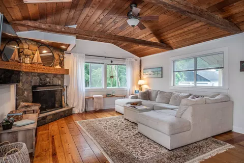 65 Naubuc Ave, Glastonbury, CT 06033