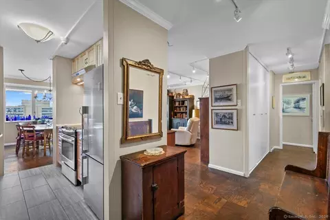 100 York St #14O, New Haven, CT 06511