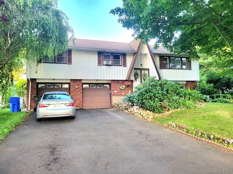 716 Oak St, East Hartford, CT 06118