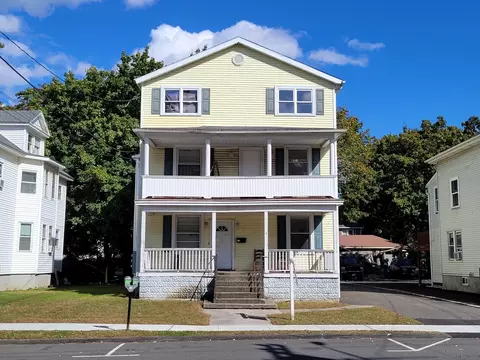 9 Moss Ave, Danbury, CT 06810