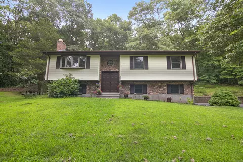 80 Van Cedarfield Rd, Colchester, CT 06415