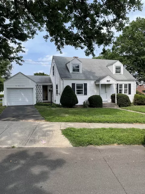 114 Quaker Rd, Hamden, CT 06517