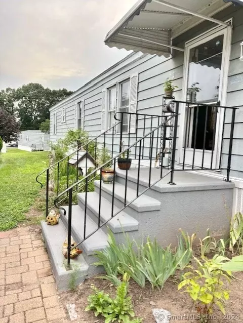 37 Laurel Vw, Wallingford, CT 06492