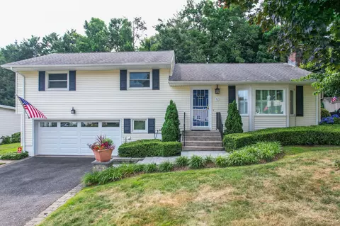 71 Jillson Cir, Waterbury, CT 06708
