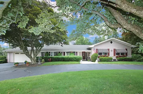 14 Lombardi Dr, Derby, CT 06418
