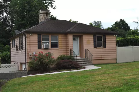 6 Howland Rd, New Milford, CT 06776