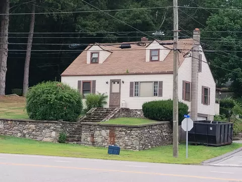 620 School St, Putnam, CT 06260