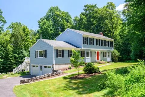 11 Horseshoe Ridge Rd, Newtown, CT 06482