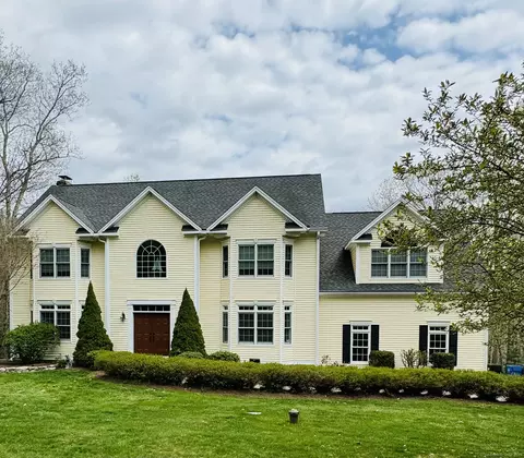 40 Lenore Dr, Madison, CT 06443