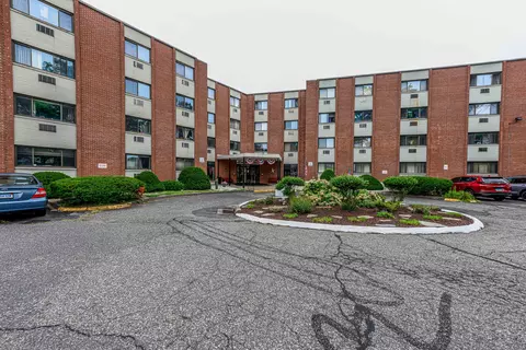 1700 Broadbridge Ave #B16, Stratford, CT 06614