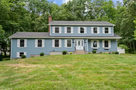 18 Cardinal Rd, East Lyme, CT 06333