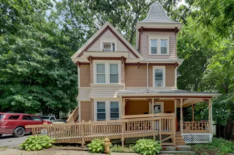 7 Cottage Pl, Windham, CT 06226