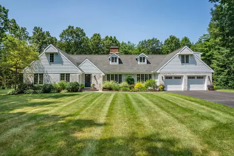 4 Kensington Pl, Farmington, CT 06032