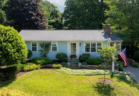 182 Ocean View Ave, Mystic, CT 06355