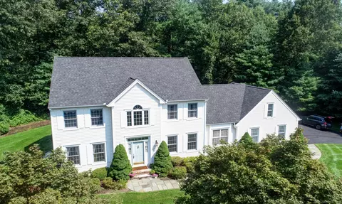 14 Sturbridge Ln, Avon, CT 06001