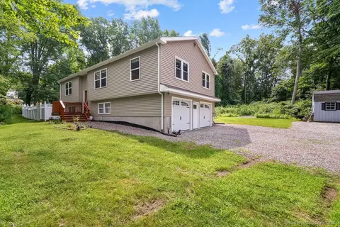 32 Whip Poor Will Dr, Plainfield, CT 06354