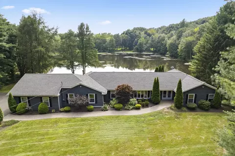 224 Seymour Rd, Woodbridge, CT 06525