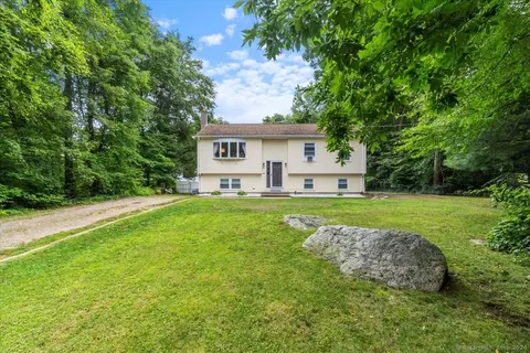 12 Liberty Rd, Oakdale, CT 06370