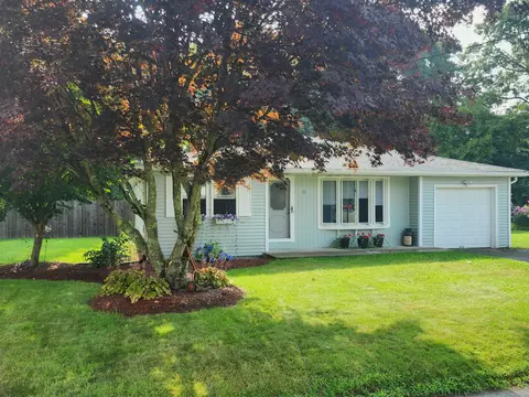 31 Cross St, Killingly, CT 06239