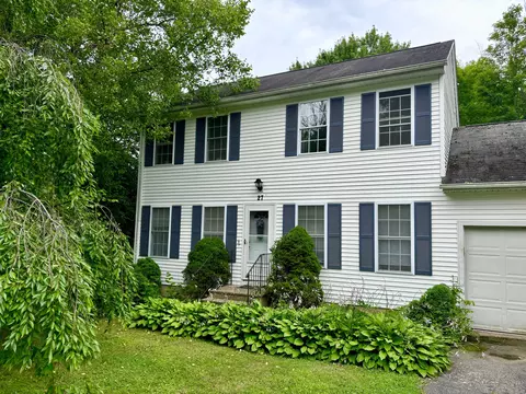 27 Thomas St, Torrington, CT 06790