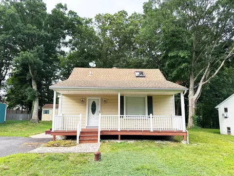5 Beach Dr, Prospect, CT 06712
