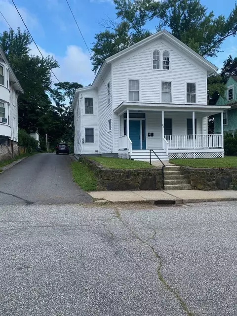 15 Warren St, Norwich, CT 06360