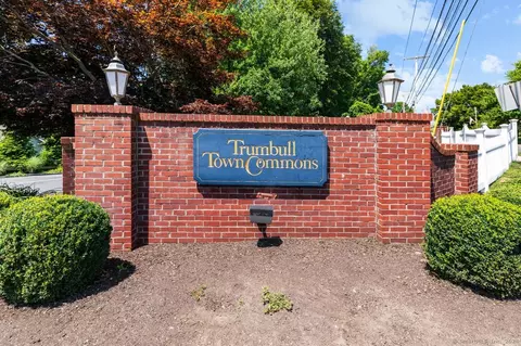 207 Mayfield Dr #207, Trumbull, CT 06611