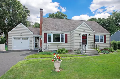 93 Homecrest Dr, Berlin, CT 06037