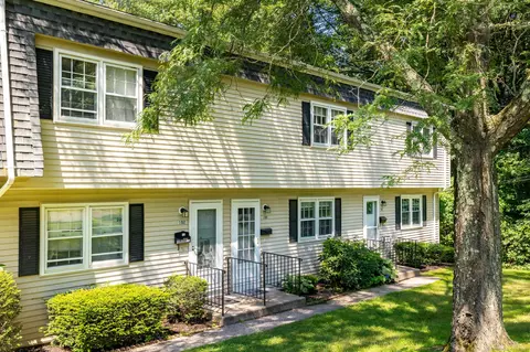 100 Skyridge Rd #2, Bristol, CT 06010