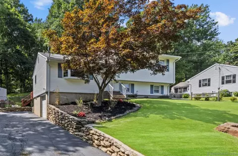 97 Brookview Ave, Wallingford, CT 06492