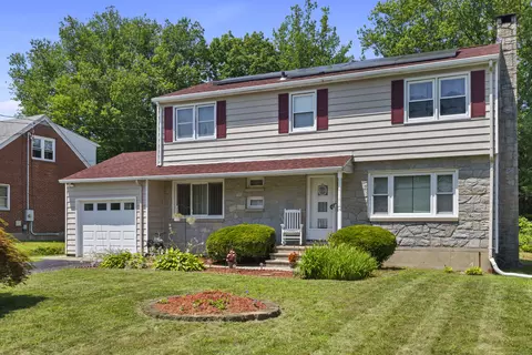 18 N Coe Ln, Ansonia, CT 06401