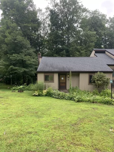 5 Cedar Spring Ln #5, Woodbury, CT 06798