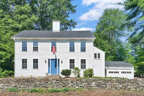 33 Brown St, Bloomfield, CT 06002