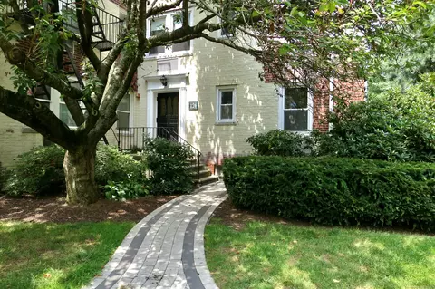 124 Woodside Grn #2C, Stamford, CT 06905
