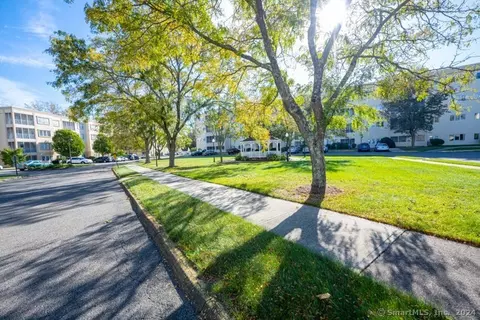 75 Washington Ave #2-109, Hamden, CT 06518