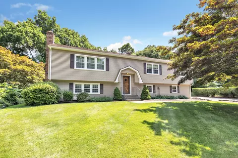 128 Woodlawn Rd, Monroe, CT 06468